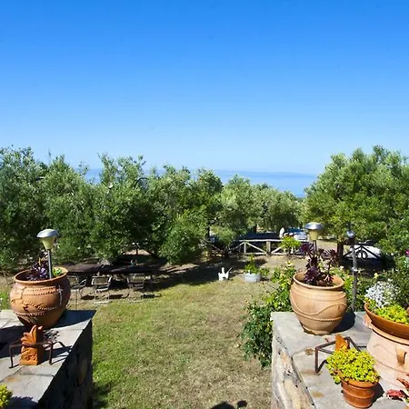 Petrino Spiti Villa Parthenon Exterior photo